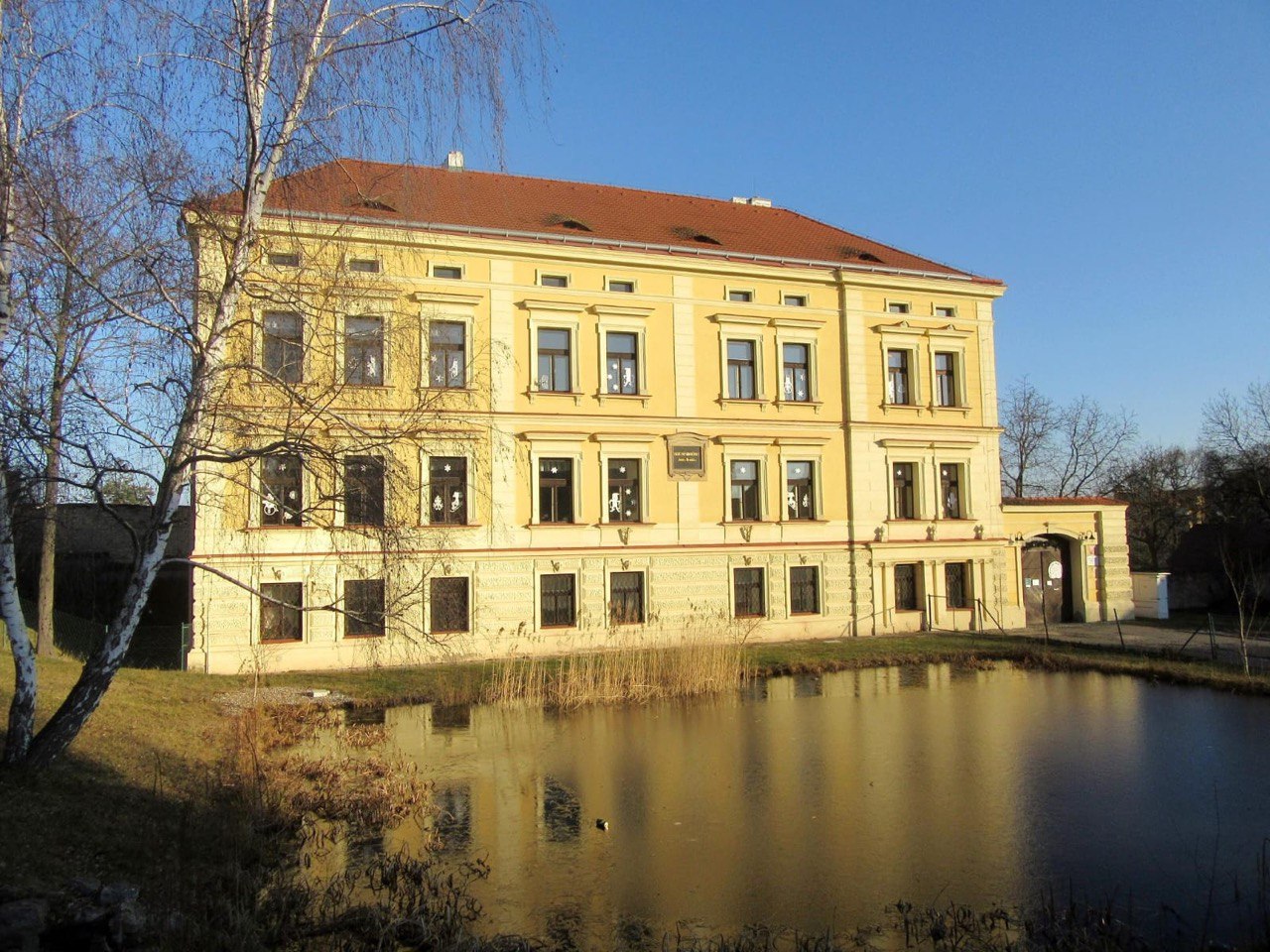 MŠ u Labutě, Slaný